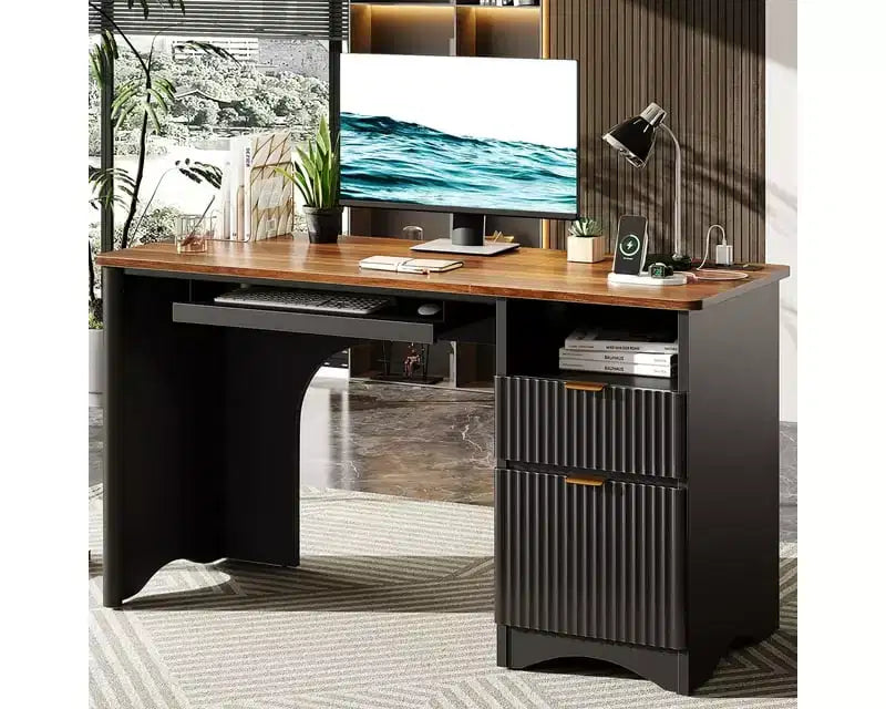 Scrivania da 55" con prese di corrente, vassoio per tastiera e cassetti – Nero / Rovere marrone / Rovere naturale / Noce, 1 persona