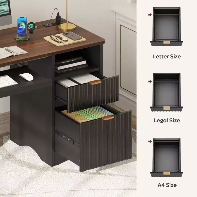 Scrivania da 55" con prese di corrente, vassoio per tastiera e cassetti – Nero / Rovere marrone / Rovere naturale / Noce, 1 persona