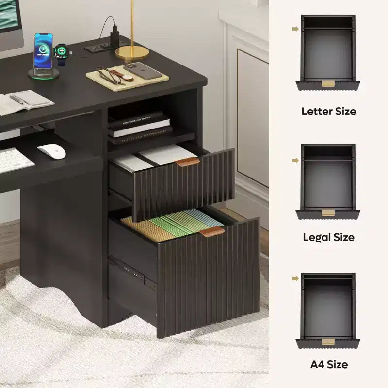 Scrivania da 55" con prese di corrente, vassoio per tastiera e cassetti – Nero / Rovere marrone / Rovere naturale / Noce, 1 persona
