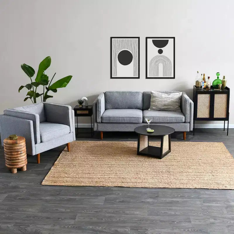 Poltrona con schienale alto imbottita e gambe in legno massello – Beige / Marrone / Grigio, 1 Posto