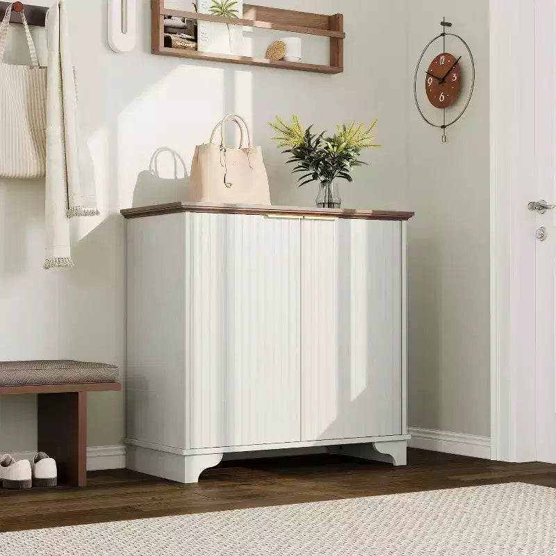 Mobile credenza con 2 ante, a listelli neri / rovere / bianchi – Montaggio da parte di un singolo utente