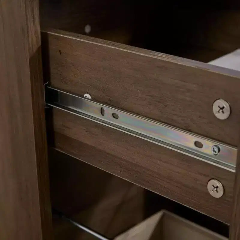 Scrivania ad angolo a L con piano sollevabile, colore marrone venato legno, monoposto, con cassetti e porte di ricarica
