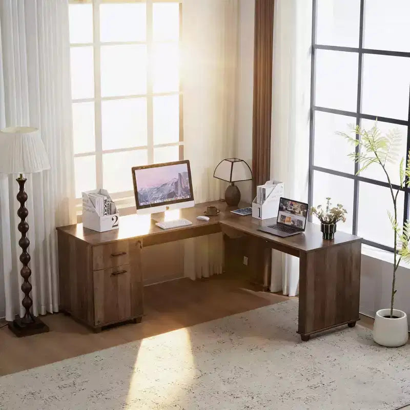 Scrivania ad angolo a L con piano sollevabile, colore marrone venato legno, monoposto, con cassetti e porte di ricarica